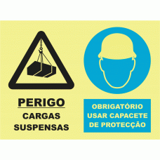 PERIGO CARGAS SUSPENSAS. OBRIGATÓRIO USAR CAPACETE DE PROTEÇÃO