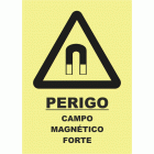 PERIGO CAMPO MAGN&Eacute;TICO FORTE